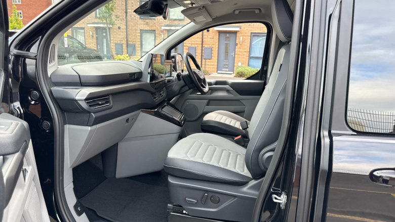 Ford Tourneo Custom 340 L1 Electric Rwd 160kW 65kWh H1 Titanium X 8 seater Auto